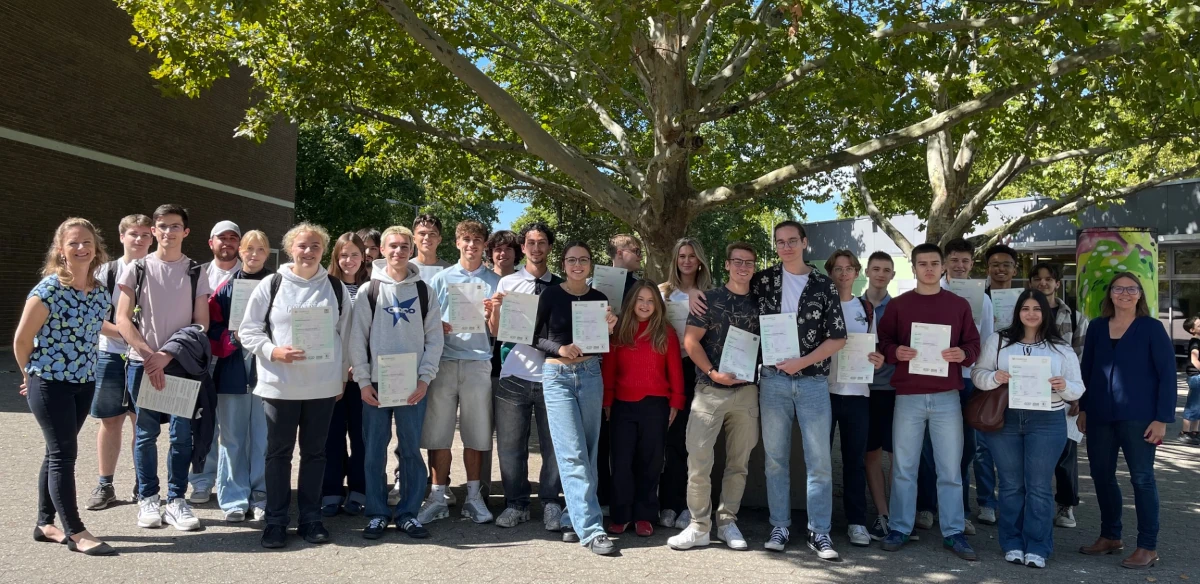 Übergabe des Cambridge-Zertifikats 2025